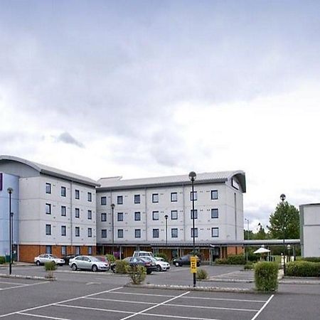 Premier Inn London Енфийлд Екстериор снимка