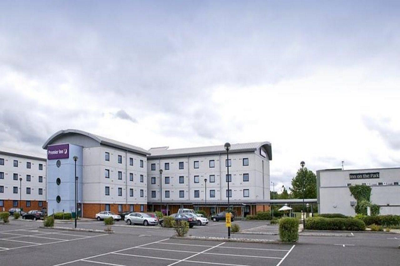 Premier Inn London Енфийлд Екстериор снимка