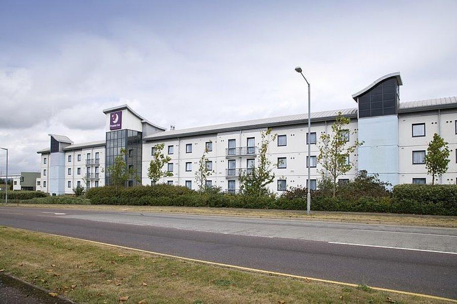 Premier Inn London Енфийлд Екстериор снимка